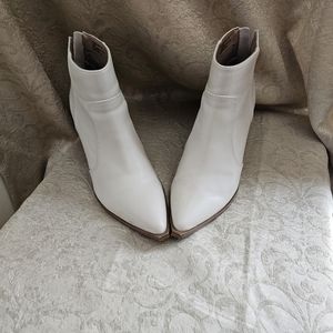 Steve Madden Cream zip up Heel Boots